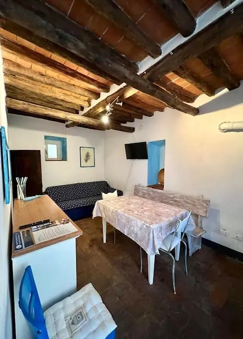 Charming House Isola Di Capraia Casa Carlo Alberto