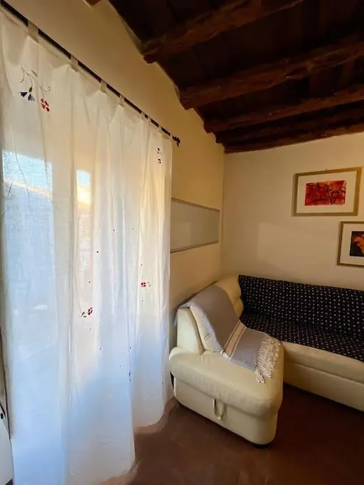 Apartment Charming House Isola Di Capraia Casa Carlo Alberto